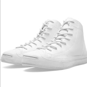 Brand New White Leather Converse (Never worn)